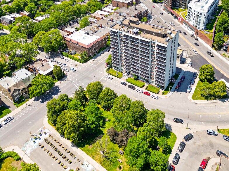 More Photos Of 5425-5455 Rue De Terrebonne, Montréal Apartments For Lease