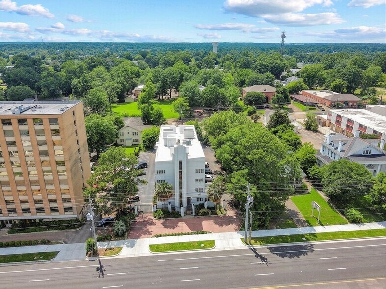 More Photos Of 827 N State St, Jackson Apartments For Sale