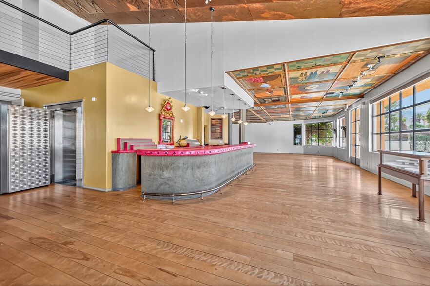 More Photos Of 73951-73995 El Paseo, Palm Desert Storefront For Sale