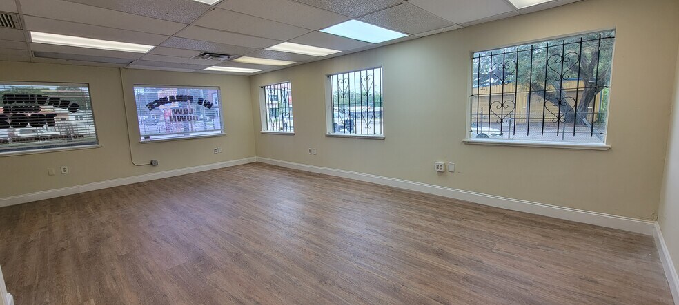 More Photos Of 7901 N Florida Ave, Tampa Unknown For Lease