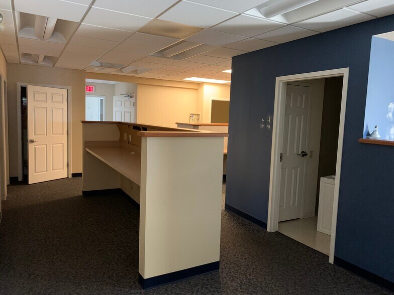 More Photos Of 208 Kevin Ln, Brodheadsville Medical For Lease