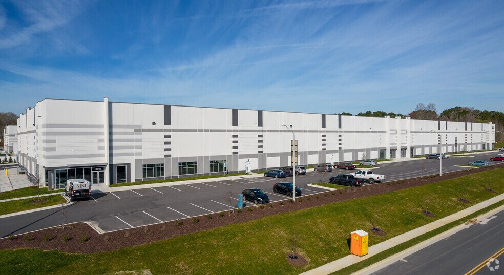 More Photos Of 325 Spectrum Dr, Knightdale Unknown For Lease