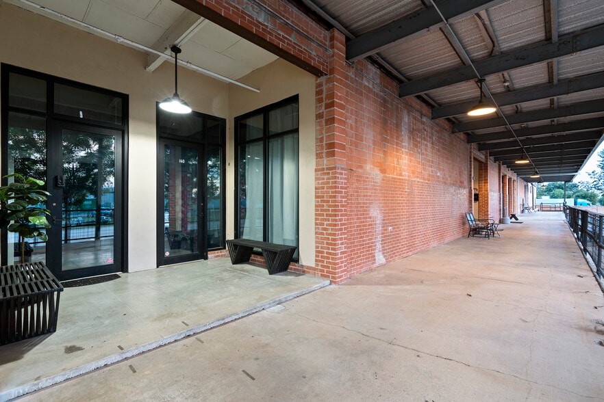 More Photos Of 3363 E Commerce St, San Antonio Warehouse For Sale