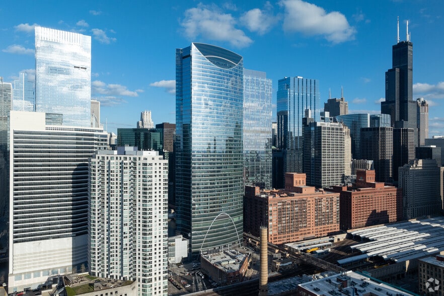 More Photos Of 444 W Lake St, Chicago Office For Lease