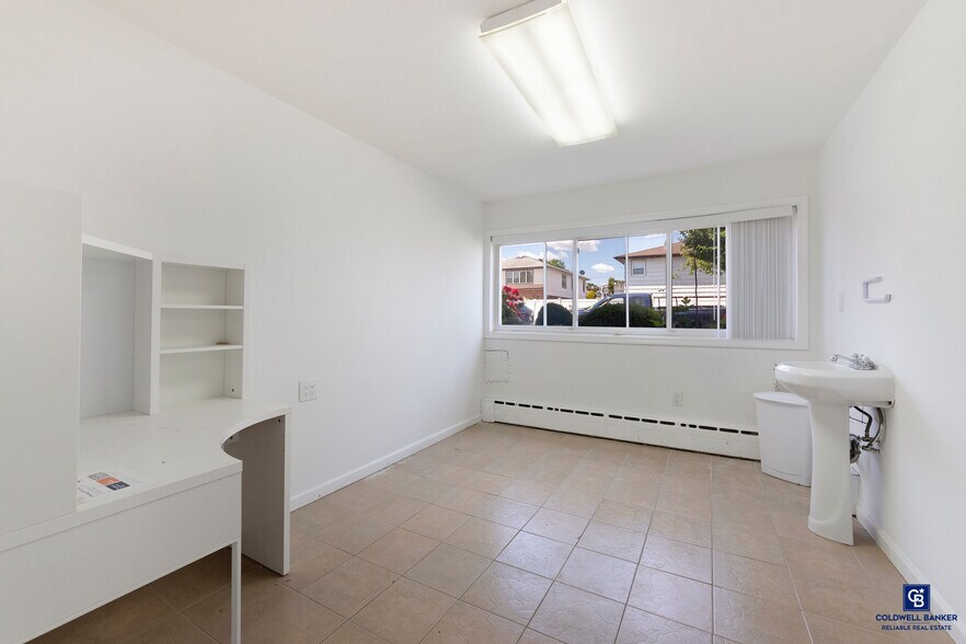 More Photos Of 163-05 91st St, Howard Beach Office Residential For Lease