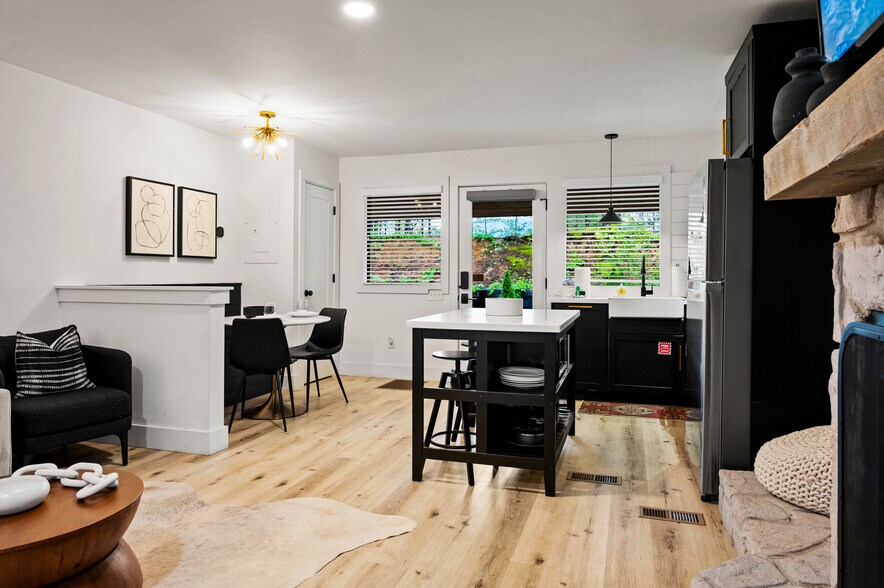 More Photos Of 4155 Dollys Dr, Sevierville Specialty For Sale