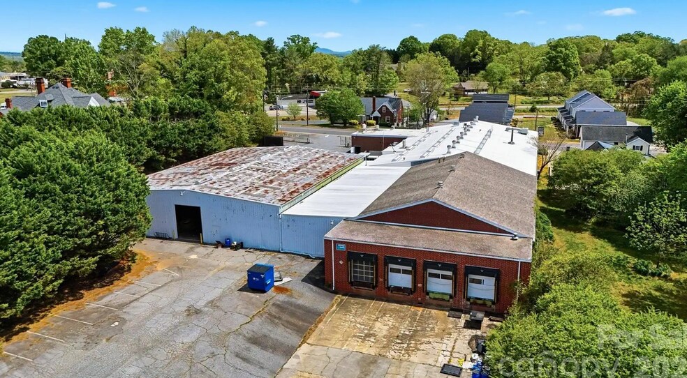 More Photos Of 47 Duke St, Granite Falls Bar For Sale