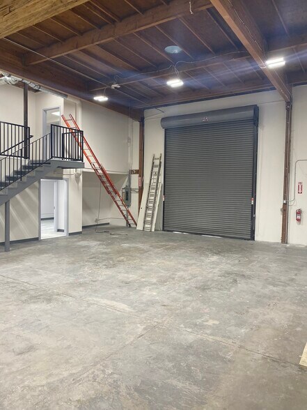 More Photos Of 21063 Cabot Blvd, Hayward Warehouse For Sale