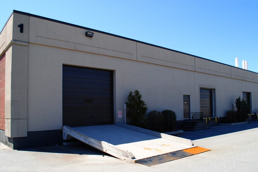 More Photos Of 1 Gill St, Woburn Light Manufacturing For Lease