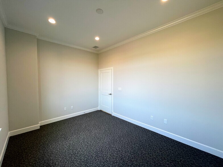 More Photos Of 7700 Preston Rd, Frisco Medical For Lease