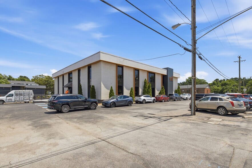 More Photos Of 176 Thompson Ln, Nashville Office Residential For Sale