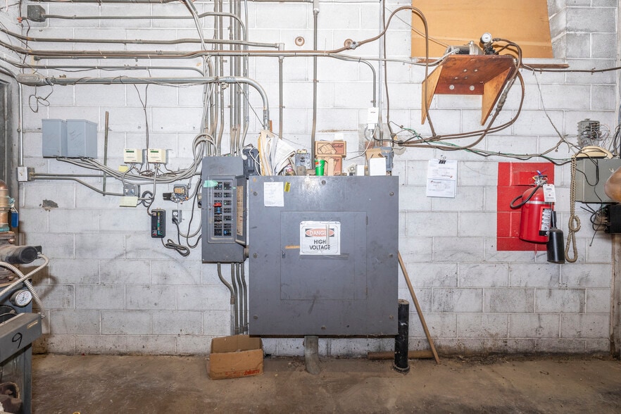 More Photos Of 18001 Sellman Rd, Dickerson Light Manufacturing For Sale