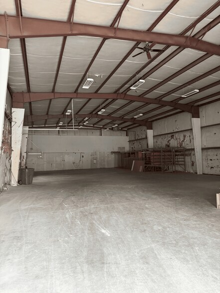 More Photos Of 601 E 9th St, Joplin Industrial For Sale