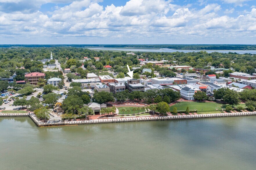 More Photos Of 916 Bay St, Beaufort Office For Sale