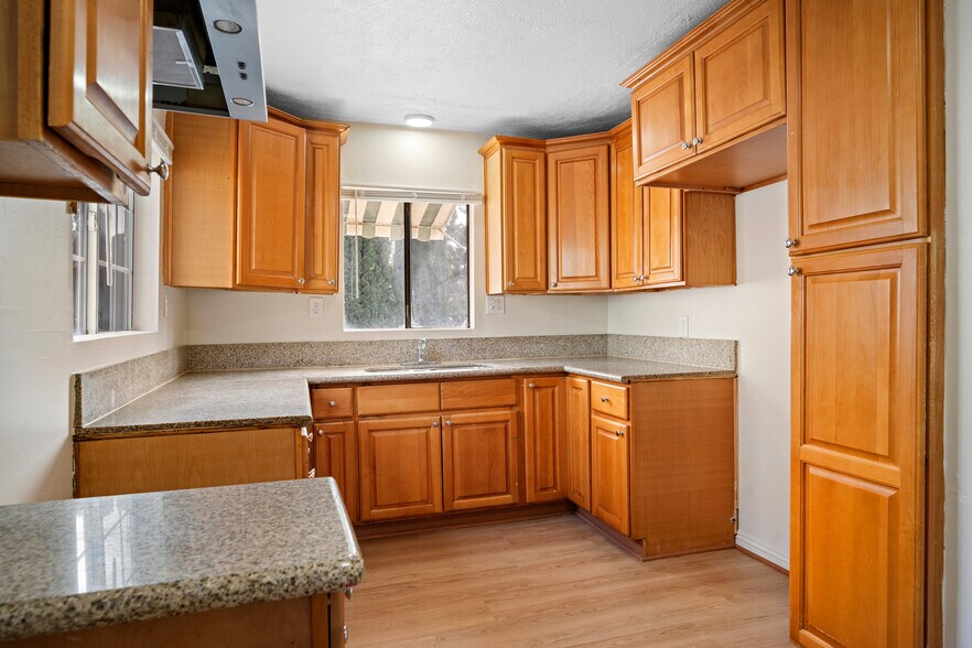 More Photos Of 7025 Day St, Tujunga Multifamily For Sale