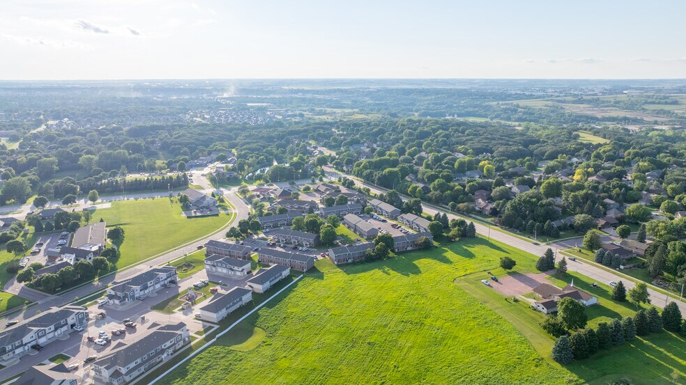 More Photos Of 4536 E Brennan Dr, Sioux Falls Multifamily For Sale