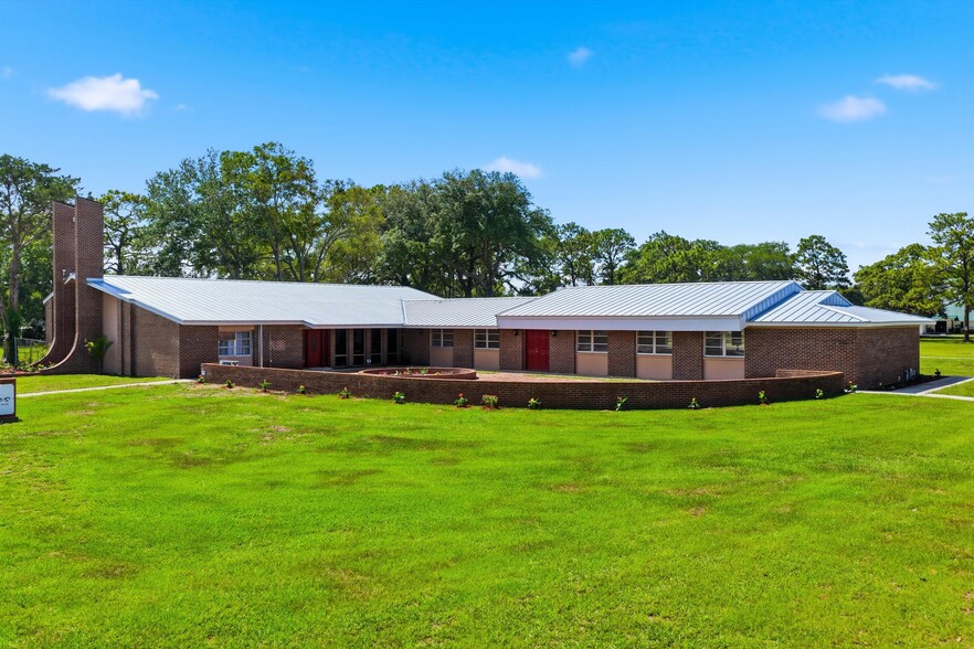 More Photos Of 8075 Lone Star Rd, Jacksonville Religious Facility For Sale