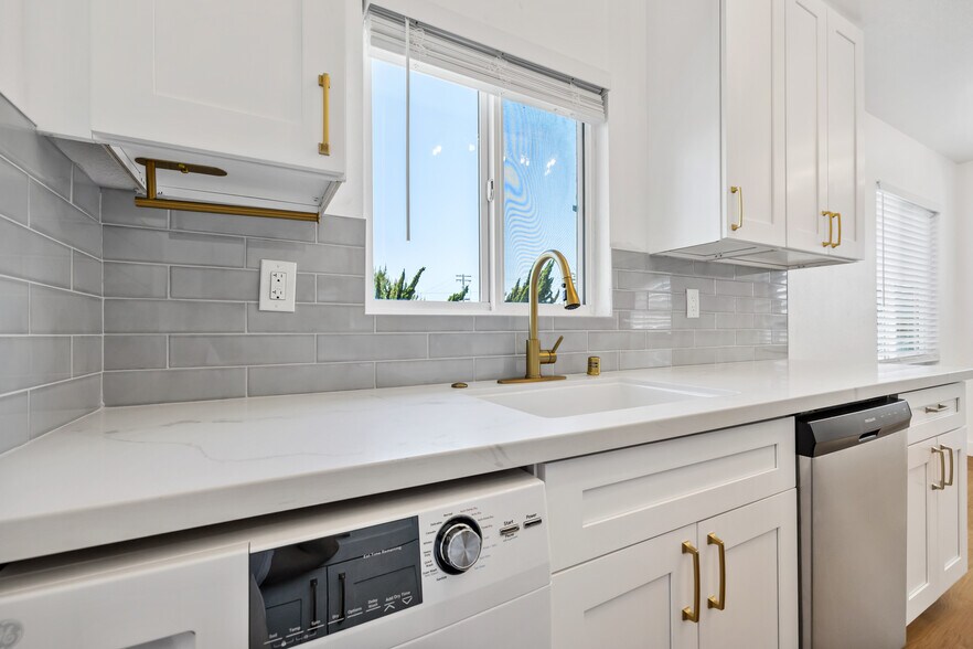 More Photos Of 540 F St, Chula Vista Apartments For Sale