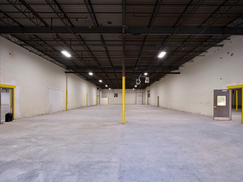 More Photos Of 3645 Oakcliff Rd, Doraville Warehouse For Sale