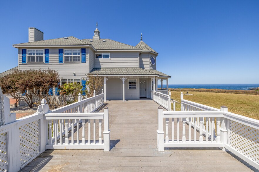 More Photos Of 19351 Del Mar Dr, Fort Bragg Specialty For Sale
