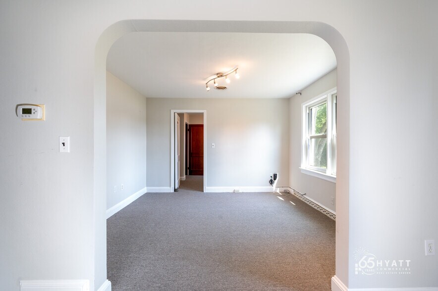 More Photos Of 2976 Solomons Island Rd, Edgewater Office For Sale