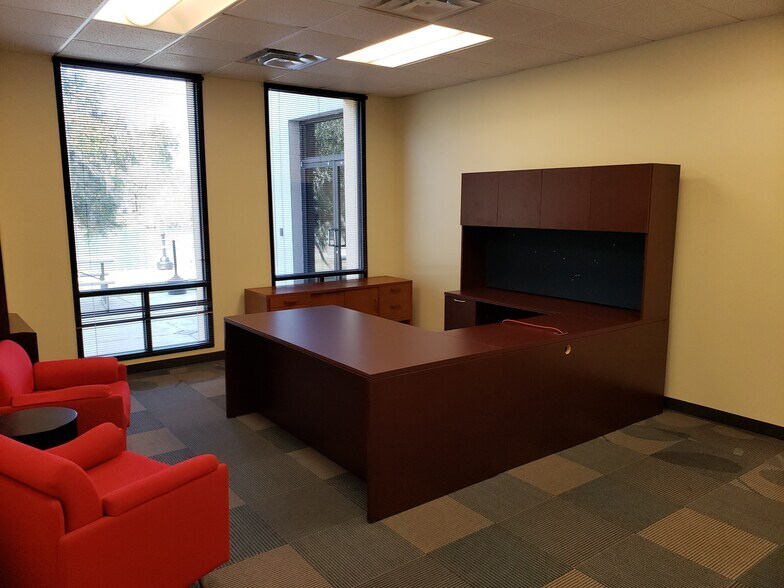 More Photos Of 1650 Summit Lake Dr, Tallahassee Office For Lease