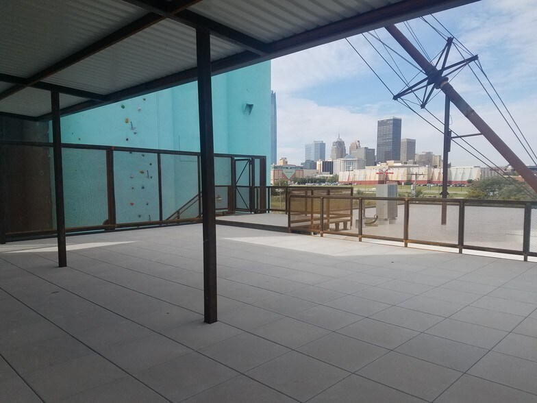 More Photos Of 220 SE 4th St, Oklahoma City Office For Sale