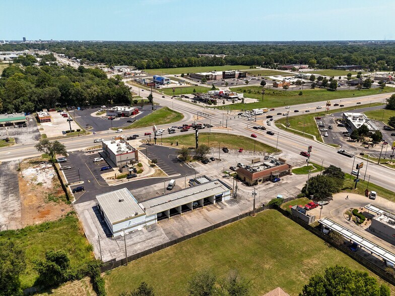 More Photos Of 419 N West Byp, Springfield Carwash For Sale