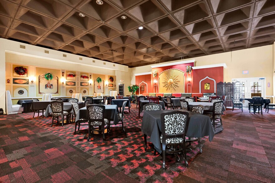 More Photos Of 1055 Bay Area Blvd, Houston Restaurant For Sale