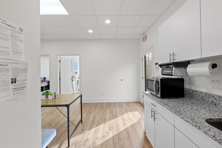 More Photos Of 3950 Blue Ridge Rd, Raleigh Medical For Sale