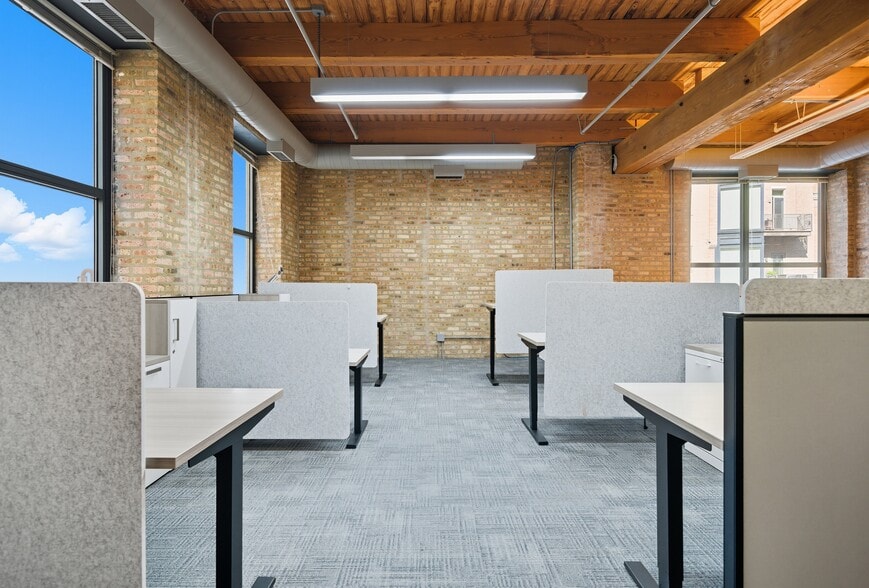 More Photos Of 303 W Erie St, Chicago Office For Lease