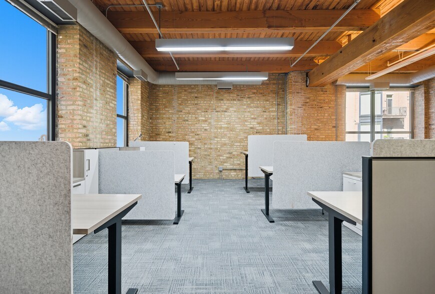 More Photos Of 303 W Erie St, Chicago Office For Lease