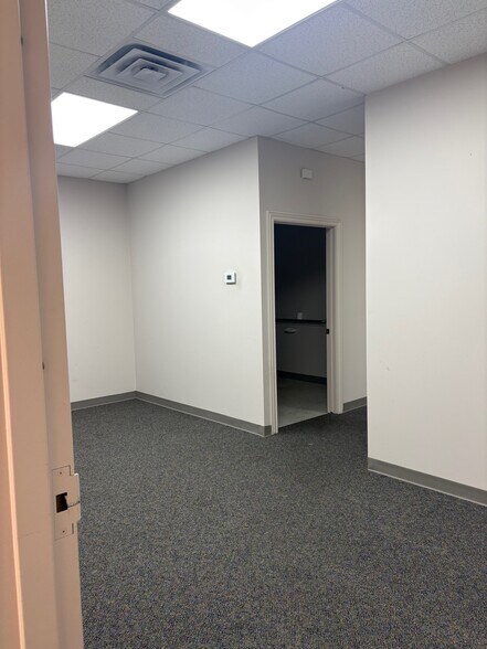 More Photos Of 16600-16622 N Western Ave, Edmond Unknown For Lease