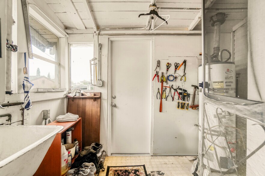 More Photos Of 2714 New Jersey St, Los Angeles Multifamily For Sale