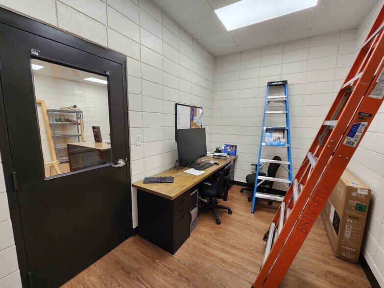 More Photos Of 501 Howell Rd, Greenville Office For Lease