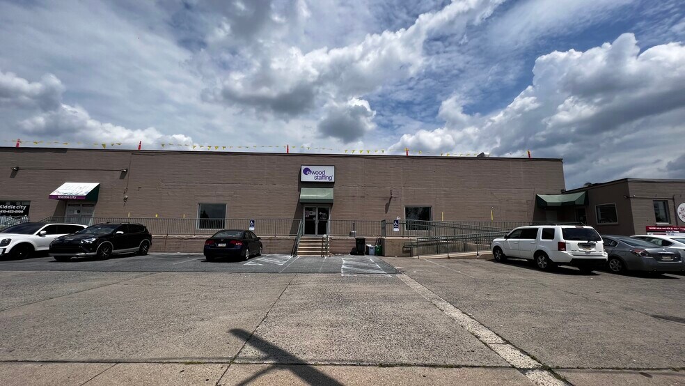 More Photos Of 1727-1801 Union Blvd, Allentown Warehouse For Lease