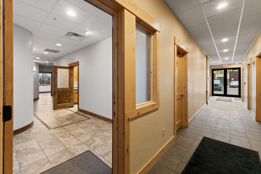 More Photos Of 1940 W Dickerson St, Bozeman Office For Sale
