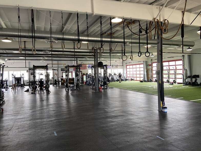 More Photos Of 9204 Highway 290, Austin Health Club For Lease