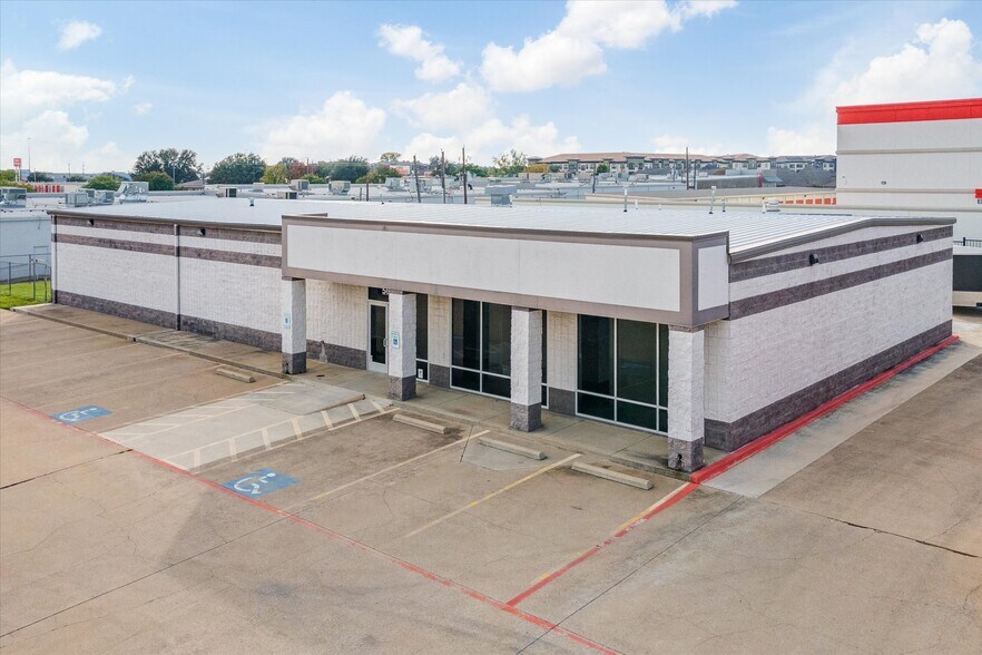Primary Photo Of 5615 Rufe Snow Dr, North Richland Hills Freestanding For Sale