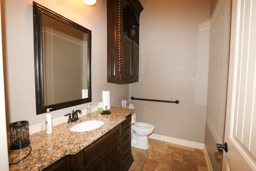 More Photos Of 15488 Fm 2493, Tyler Medical For Lease