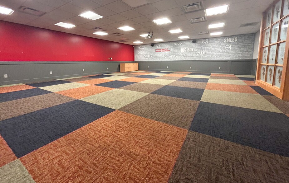 More Photos Of 2800 Gilbert Ave, Cincinnati Office For Sale