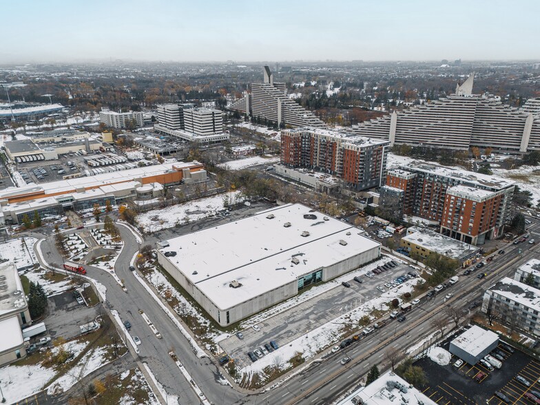 More Photos Of 3100 Boul de l'Assomption, Montréal Industrial For Lease