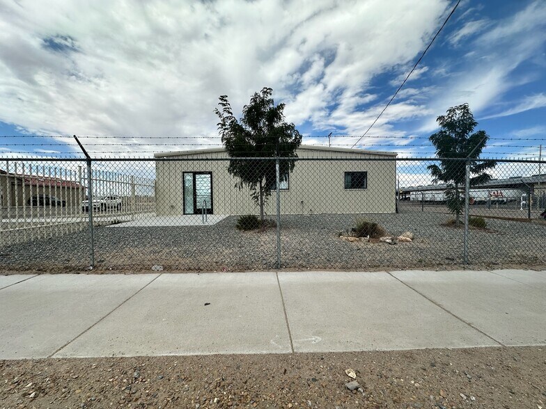 More Photos Of 6119 Hanover Rd NW, Albuquerque Manufacturing For Sale