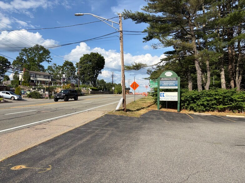 More Photos Of 688 Frenchtown Rd, East Greenwich Office For Sale