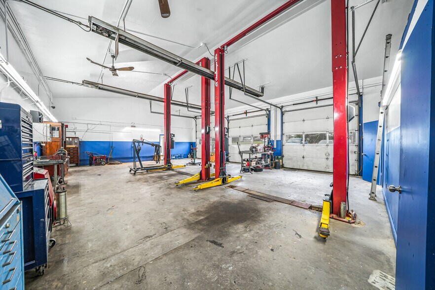 More Photos Of 10320 Brosius Rd, Garrettsville Service For Sale