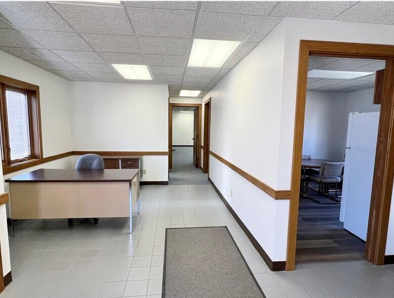 More Photos Of 219 W 11th St N, Newton Office For Sale