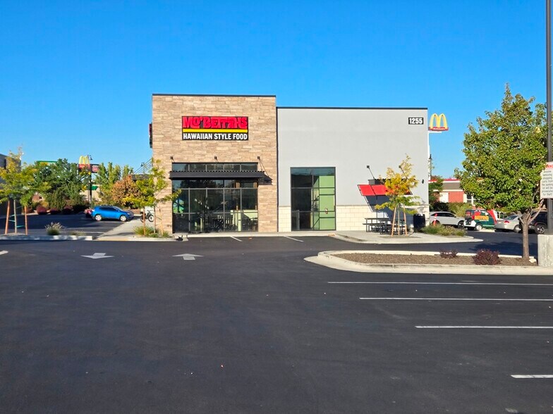 More Photos Of 1255 N Happy Valley Rd, Nampa Restaurant For Sale