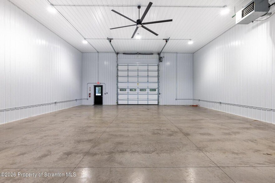 More Photos Of 151 Brown Rd, Pittston Warehouse For Lease