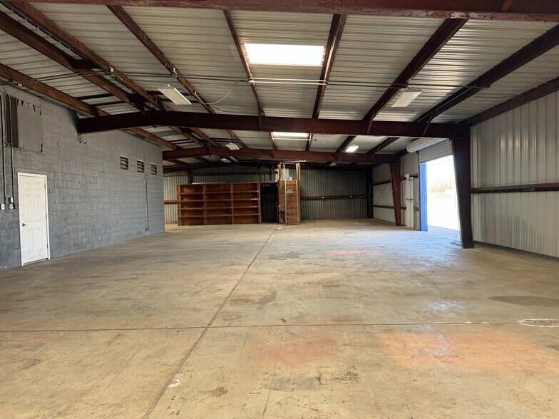 More Photos Of 3444 3rd Ave S, Texas City Manufacturing For Lease