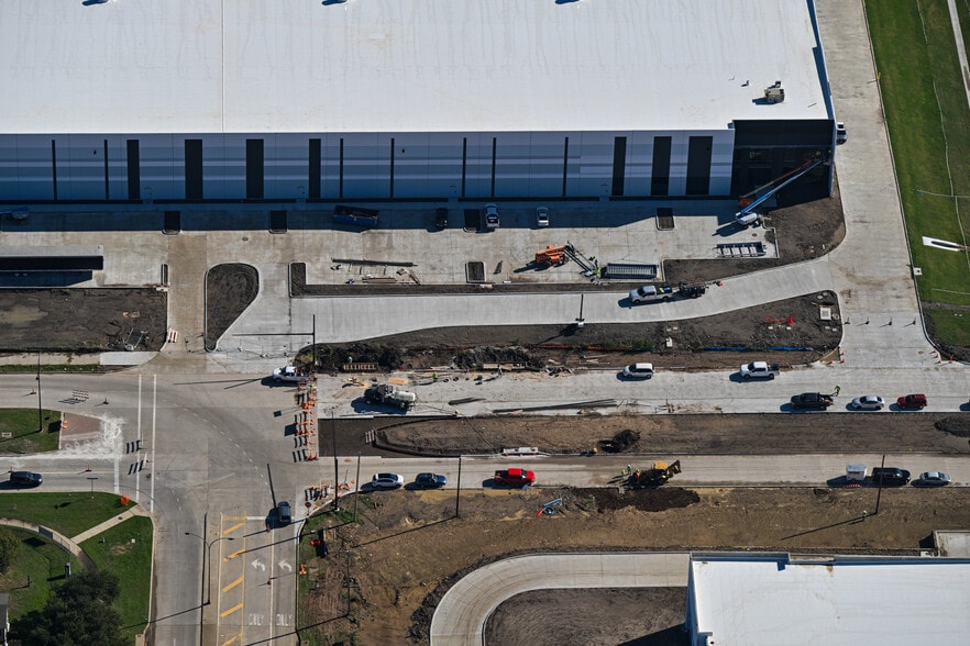 More Photos Of 4601 Dr. MLK Jr. Dr, Arlington Distribution For Lease